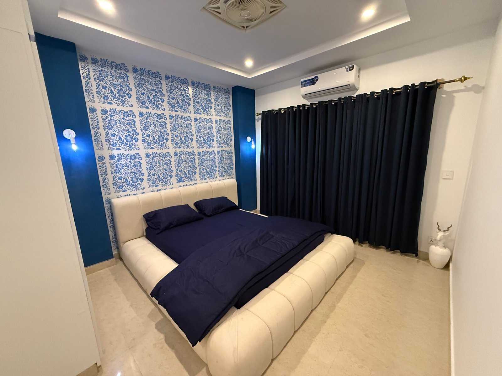 karvaan lodges santorini greek bes themed room in bahria town rawalpindi